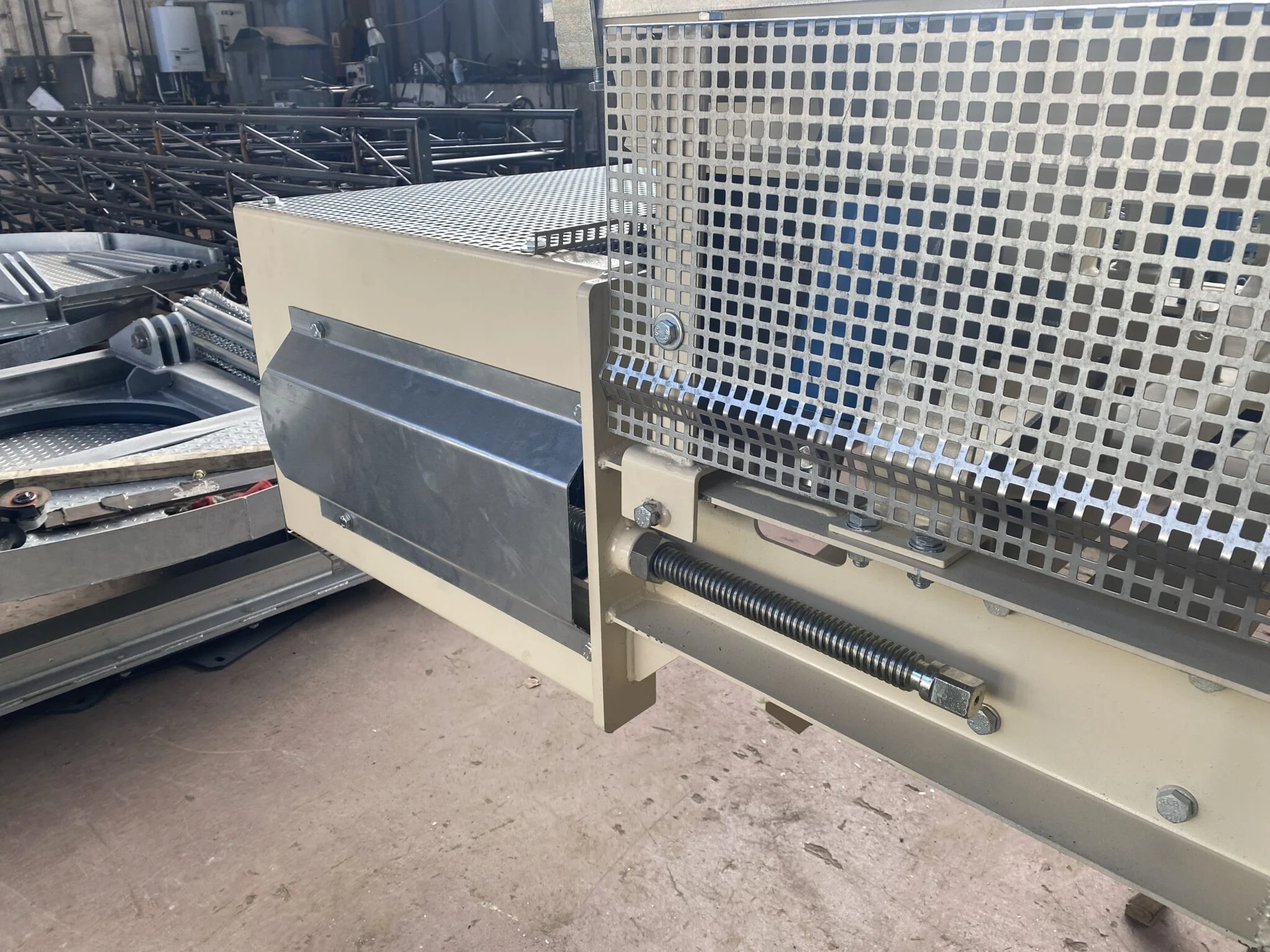 Pásový dopravník na prepravu vápna Dolvap Varín